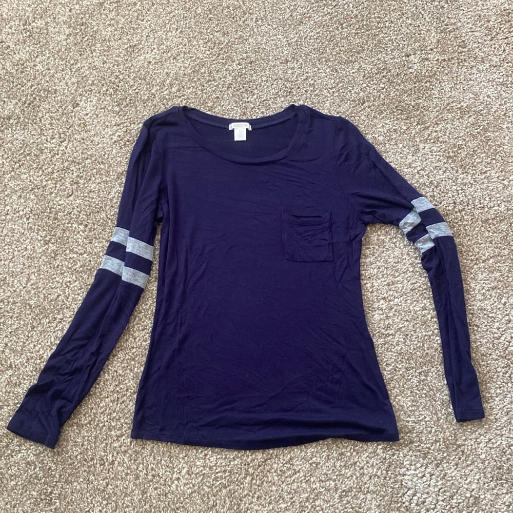 Dark blue shirt with pocke